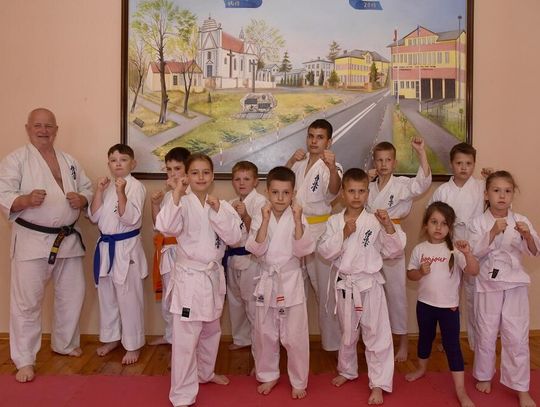 Pierwszy sukces młodych karateków (ZDJĘCIA)