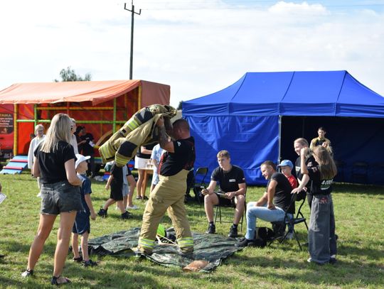 Piknik w Żabcach połączył sport, zabawę i zbiórkę na nowy wóz strażacki