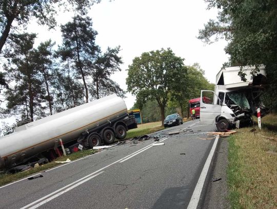 [PILNE] Tragedia na drodze wojewódzkiej 812. Jedna osoba nie żyje, są poszkodowani