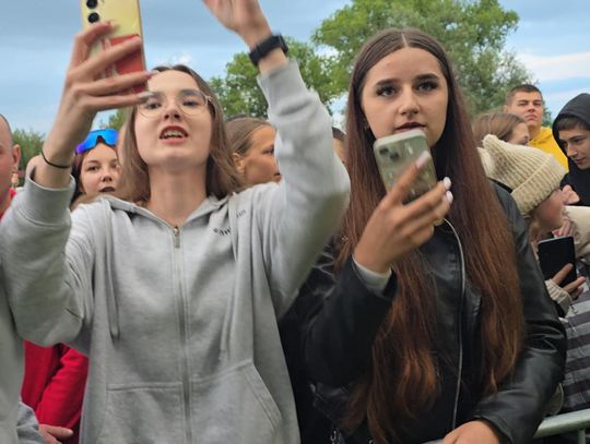 Piszczac. Gorąca atmosfera i wielkie hity rozgrzały publiczność [GALERIA ZDJĘĆ, FILM]