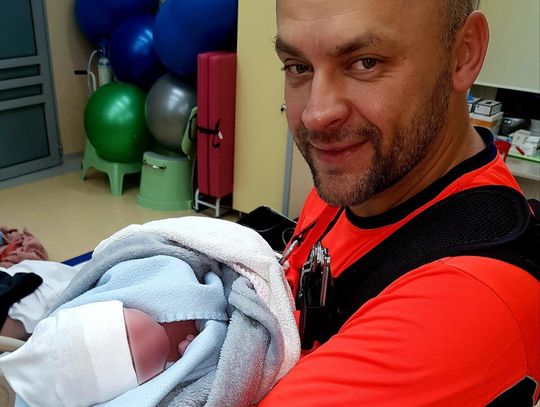 Pogranicznik pomógł małemu Aleksandrowi przyjść na świat