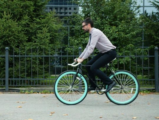 Polacy kochają rowery, ale nie znają przepisów