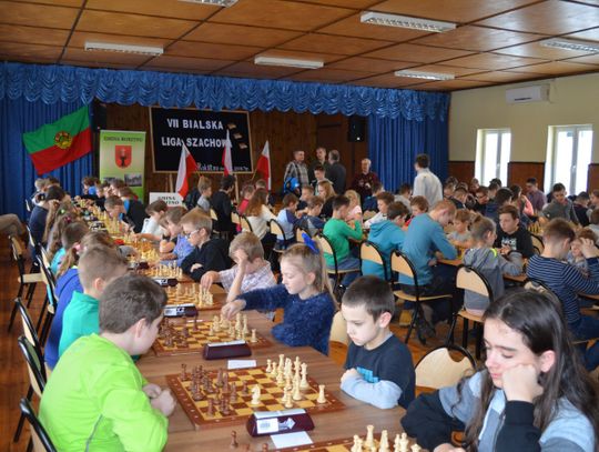 Ponad setka uczestników w lidze szachowej