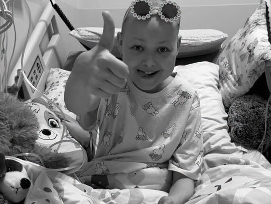 „Poruszyłaś tysiące serc”. Nie żyje 13-letnia Maja, bohaterka charytatywnego hitu sieci