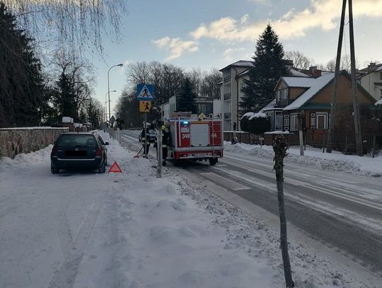 Potrącenie na przejściu dla pieszych. Kobieta trafiła do szpitala