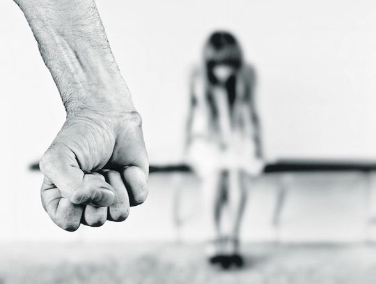 Powiat bialski: Bił i wykorzystywał 14-latkę 