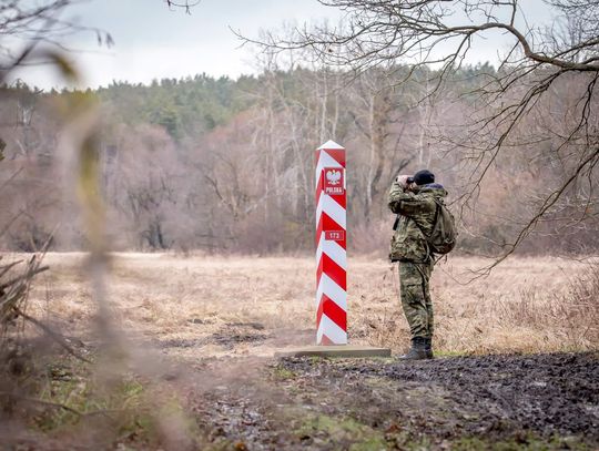 Powiat bialski: Nielegalny migrant zatrzymany. Przepłynął Bug wpław