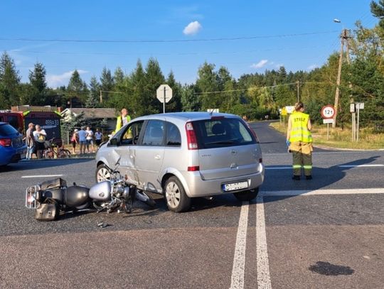 Powiat łosicki: Kierujący oplem zderzył się z motocyklistą