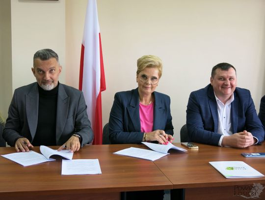 Powiat łosicki. Podpisali się pod renowacją powiatówki