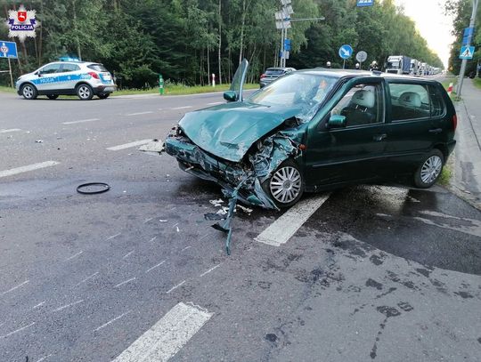 Powiat radzyński: Kompletnie pijana spowodowała wypadek. Wiozła dwoje małych dzieci