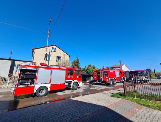 Pożar budynku mieszkalnego w Łosicach. Z płomieni uratowano dwie osoby
