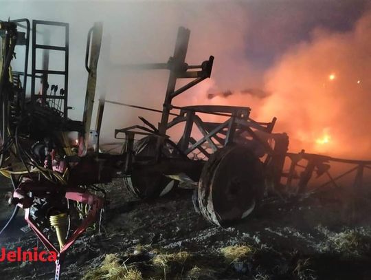 Pożar w Zaściankach. Duże straty i śmierć zwierząt w płomieniach