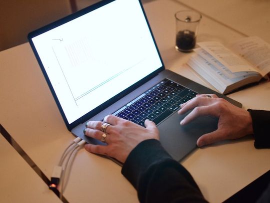 praca zdalna i hybrydowa