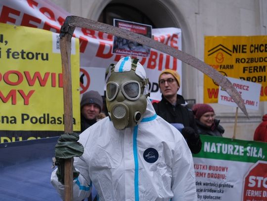 Przeciwnicy kurzych ferm odwiedzili ministerstwo rolnictwa
