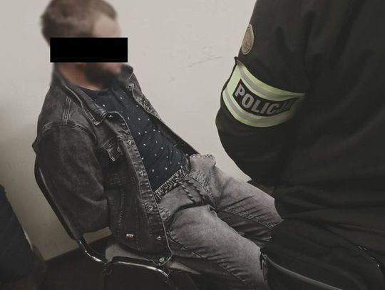 Przed kryminalnymi ukrył się na strychu