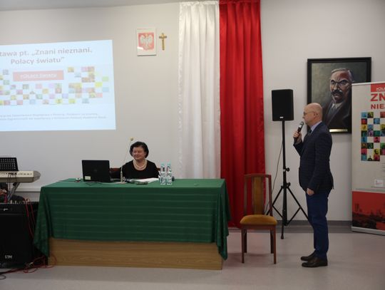 Przypomnieli wielkich rodaków. Wystawa "Znani nieznani" w ZSCKR