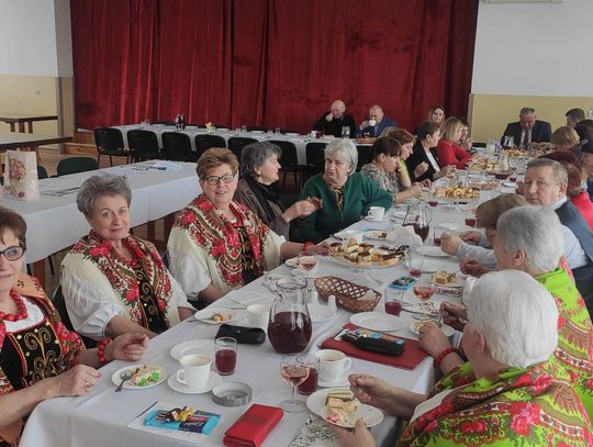 Przyszli tam z myślą o paniach. Tak wyglądał Dzień Kobiet w Dubowie