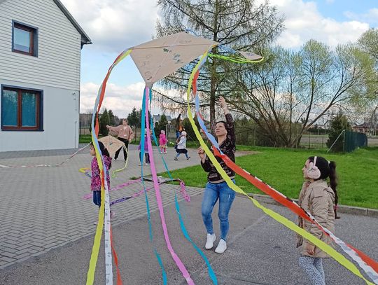 Puszczali latawce i skręcali balony. Tak minął Dzień Dobra w Rossoszu