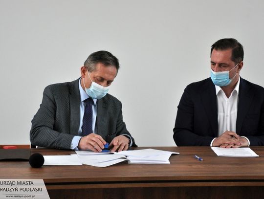 Radzyń Podlaski: Podpisali najważniejszą umowę
