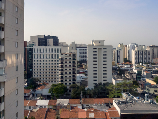 Raport. Jeśli kupować teraz, to tylko duże mieszkanie [GRAFIKA]