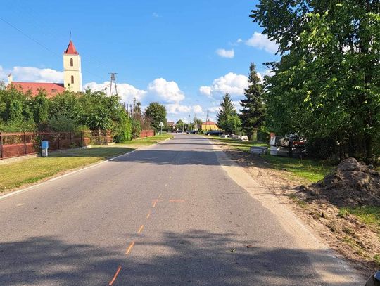 Remontują drogę i budują chodnik. Sprawdzamy gdzie