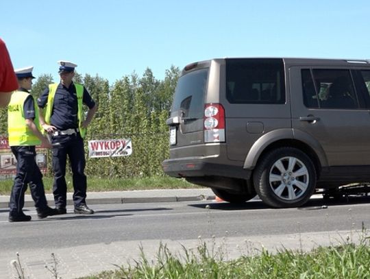 Rowerzystka pod kołami samochodu!