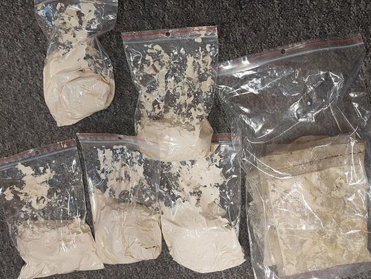 Rozbili narkotykowy proceder. Wspólna akcja policjantów z Białej Podlaskiej i Łosic [ZDJĘCIA]