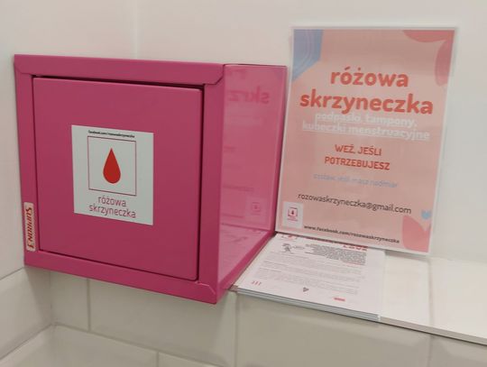 Różowa skrzyneczka w Piszczacu. Wyjaśniamy, o co chodzi