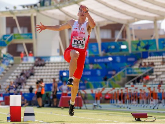 Skakać powyżej ośmiu metrów