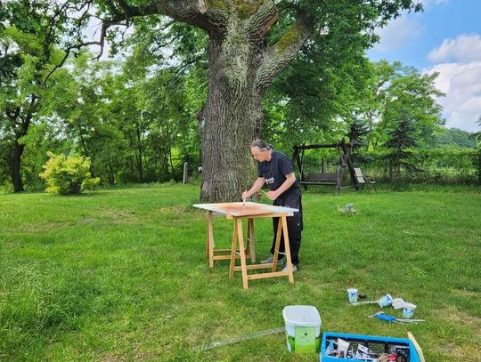 Artyści na plenerze do Dworze Woskrzenice. Dziś wernisaż