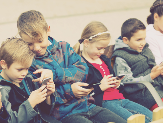 Social media dozwolone od lat 16