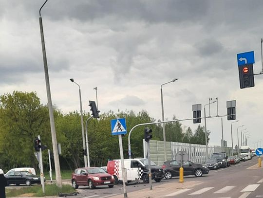 Stłuczka na obwodnicy. Ruch może być utrudniony