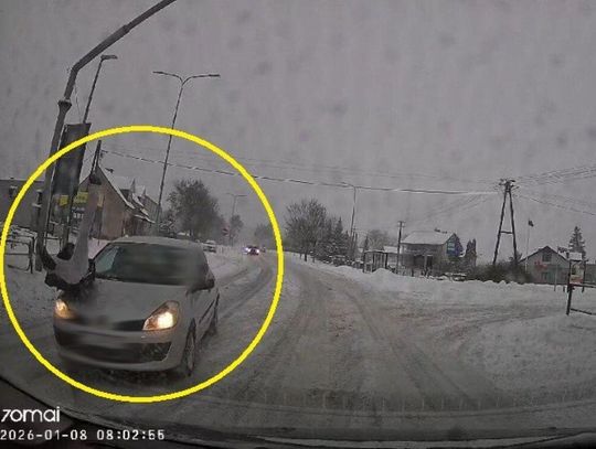 Lubelskie. Tarnawatka: 19-latek potrącił pieszą na przejściu. Policja publikuje nagranie!