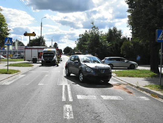 Terespol: dostawczak najechał na samochody, które zatrzymały się przed przejściem dla pieszych