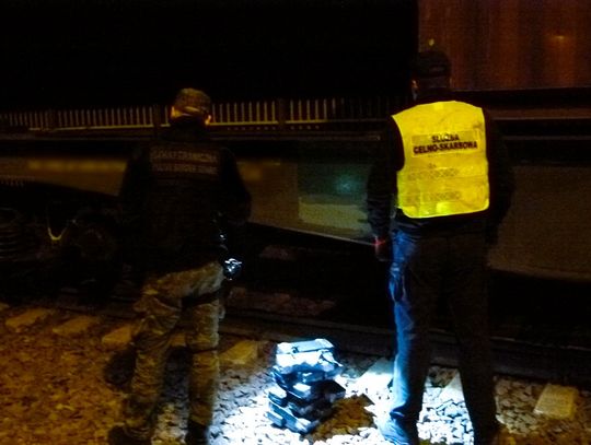 Terespol. Papierosy w pociągu towarowym Terespol. Papierosy w pociągu towarowym