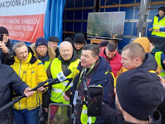 Trwa protest rolników przy przejściu granicznym w Dorohusku [ZDJĘCIA+FILMY]