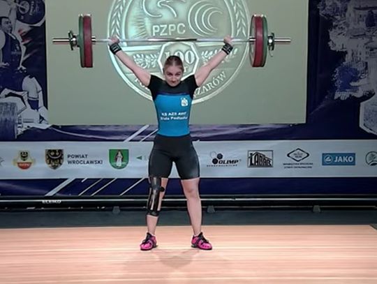 Trzy srebra i rekord w rwaniu