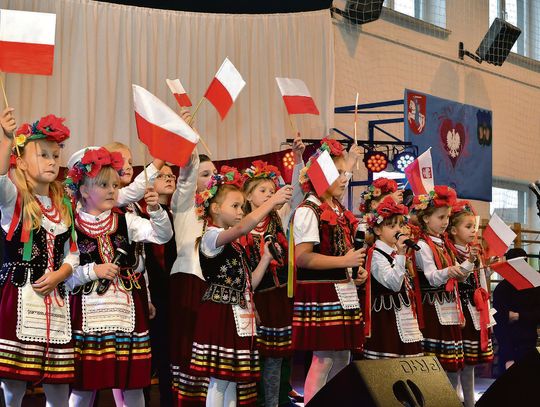 dzieci na scenie, Tuczna