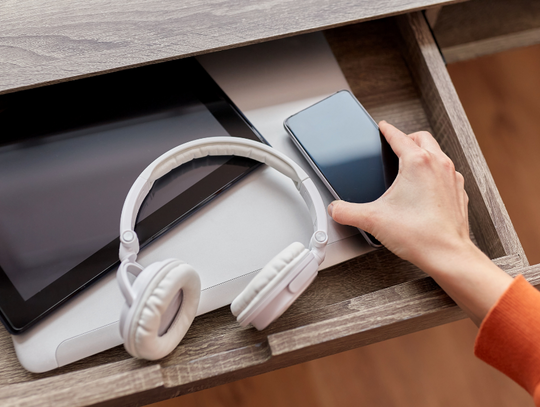 Tysiące zamrożone w szufladach. Nieużywany sprzęt elektroniczny