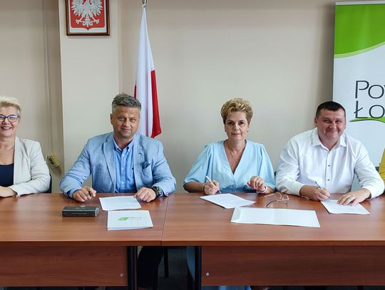 Umowa podpisana. Rusza przebudowa drogi w Nowej Kornicy