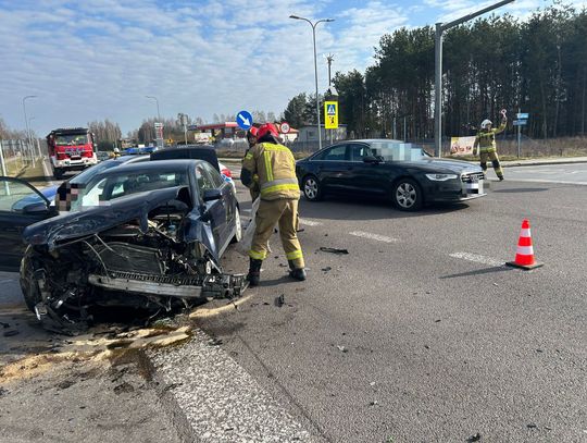 UWAGA KIEROWCY: Zderzenie dwóch aut na trasie Parczew – Lubartów UWAGA KIEROWCY: Zderzenie dwóch aut na trasie Parczew – Lubartów