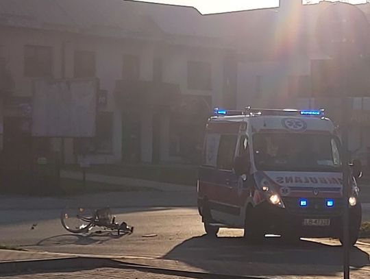 W Białej Podlaskiej samochód potrącił rowerzystkę. Kobieta trafiła do szpitala