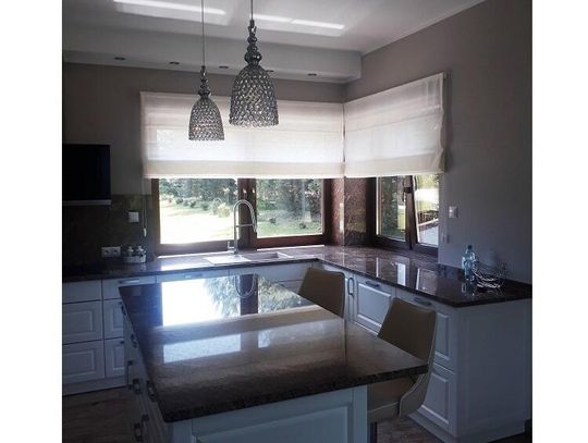 W jaki sposób dopasować kolor rolety do wnętrza?