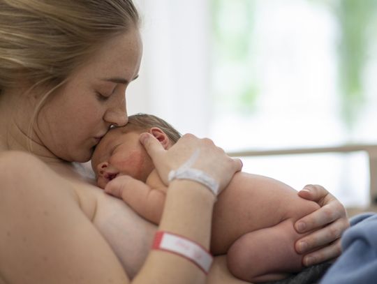 Rodzi się dramatycznie mało dzieci. Sytuację ratują obcokrajowcy