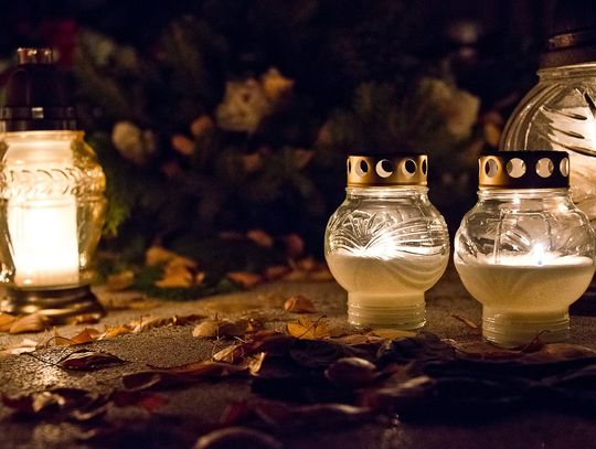 Wiązanki na cmentarz - jak zadbać o estetyczny wygląd miejsca pochówku?