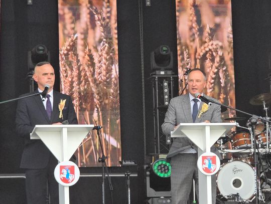 Wisznice. Dzielili chlebem i dziękowali za plony [WYNIKI KONKURSÓW DOŻYNKOWYCH, ZDJĘCIA]