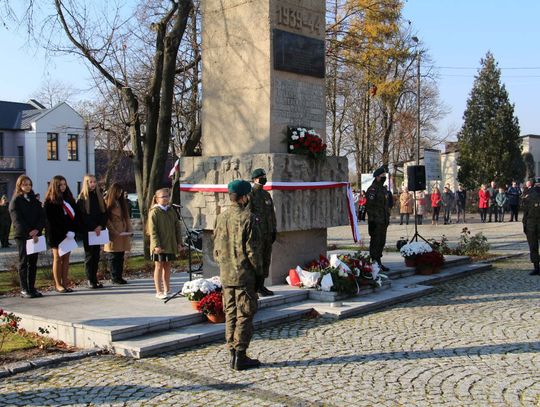 Wisznice: Świętowali przy pomniku