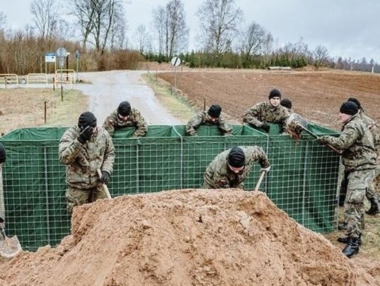 Wojsko umacnia granicę z Ukrainą. Pierwsze bastiony już gotowe