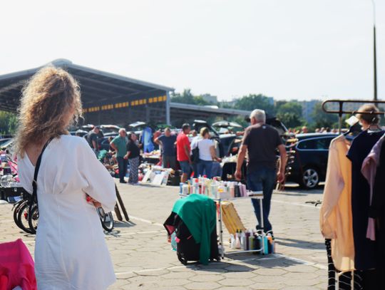 wyprzedaż garażowa pchli targ aleja tysiąclecia 1000lecia targowisko ostatnia niedziela targ staroci kiedy