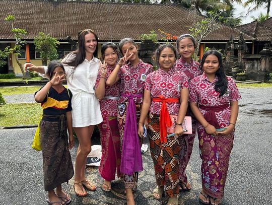 Z Międzyrzeca na Bali. Uczniowie LO wsparli kolegów z Indonezji